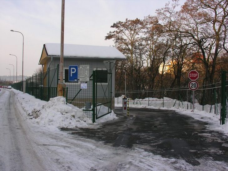 Parkoviště Tobrucká ul., Praha 6